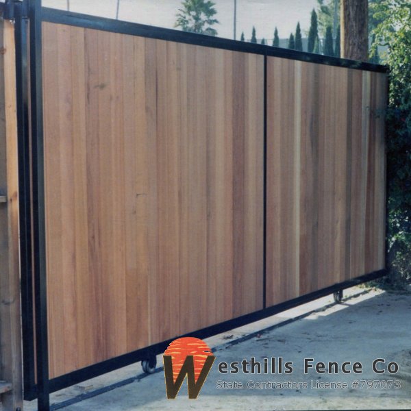 Tongue and groove sliding gate