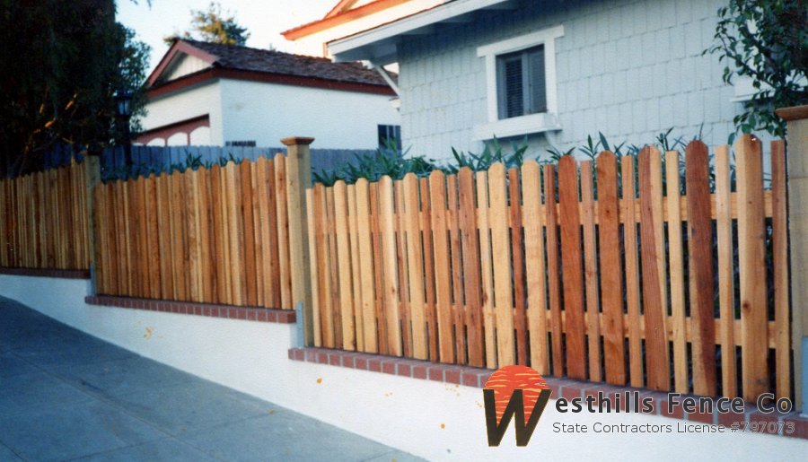Pointed picket fence (5)
