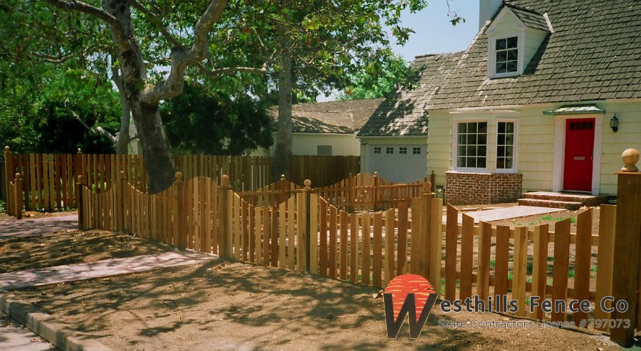 Scoop 1x6 redwood picket fence with ball