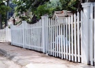 Scoop pointed picket fence.jpg